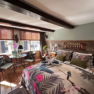 Barangay 3* Amsterdam